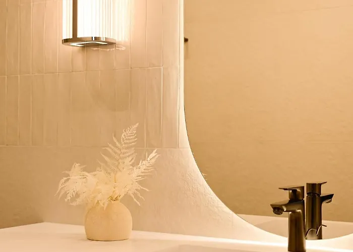 Amelie Luxury 1 ゲストハウス 4*